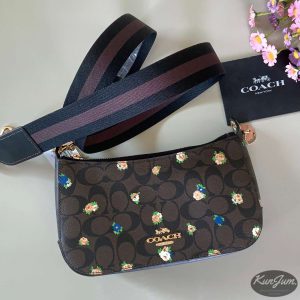 COACH (No.C6823)