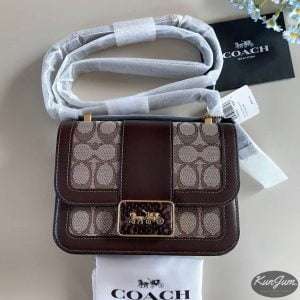 COACH (No.4616)