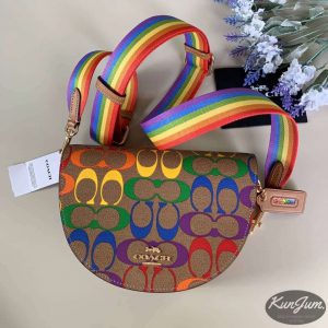 COACH (No.C4098)